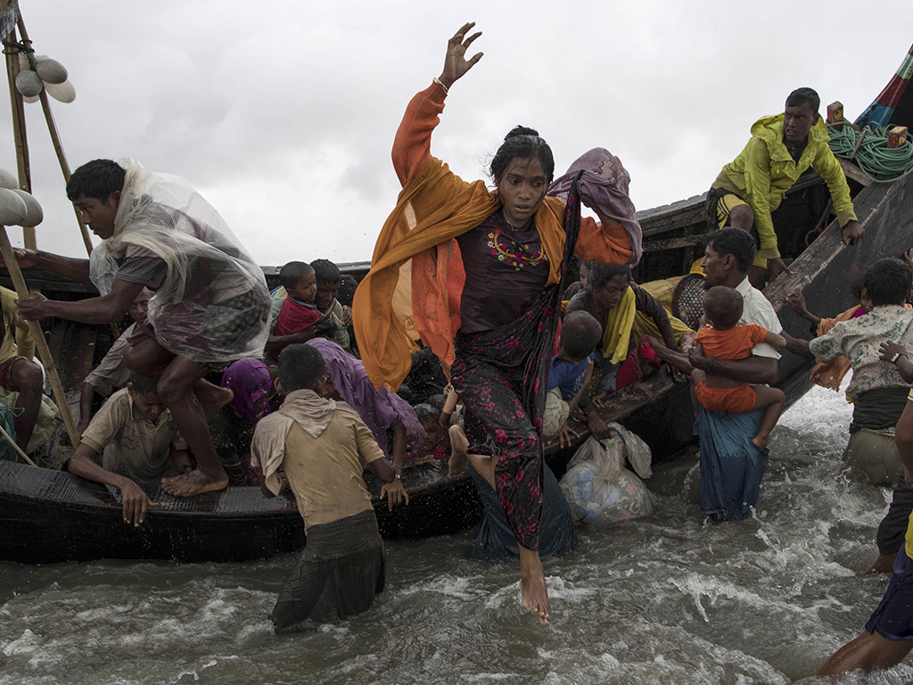 Rohingya Refugees Flood Into Bangladesh