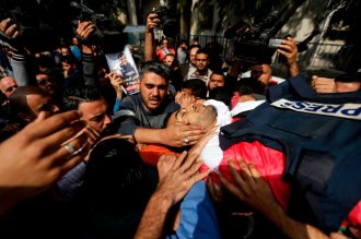 merlin_136505814_2b818677-21da-424c-aa5b-f6dc59a3c347-superJumbo